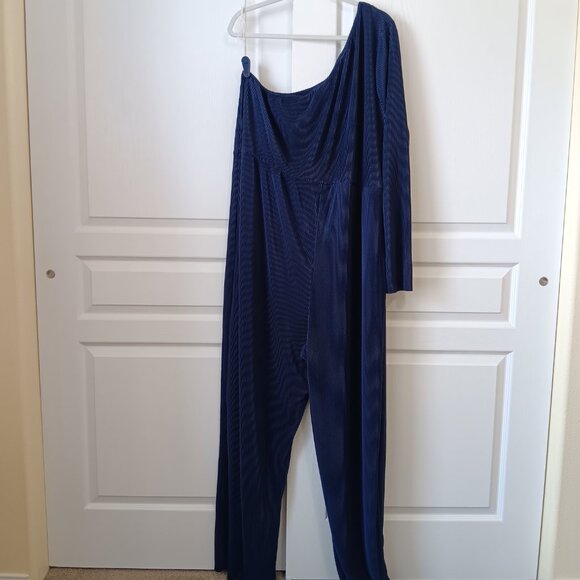 ASOS DESIGN Curve Women's Navy Blue One Shoulder Plisse Jumpsuit Size 22 - Picture 4 of 15